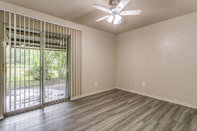 Photo - SPRING MOVE IN SPECIAL - HALF OFF FIRST MONTH Unit 1629 Westridge