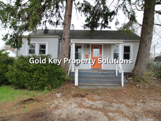 Building Photo - MUNCIE 1 BR 1 BA House with Central Air and Fenced Backyard (NO SECTION 8)