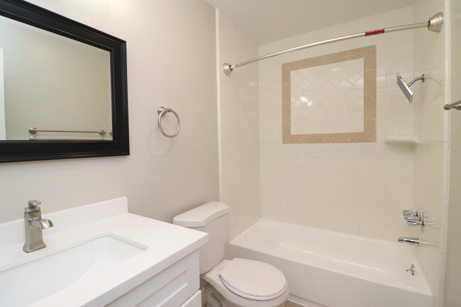 Photo - 640 Stanley Ave