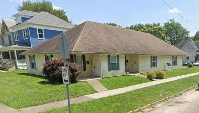 Building Photo - 1601 Ohio St Unit Apt B (M-038)