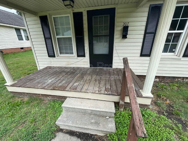 Photo - 207 N Meriah St