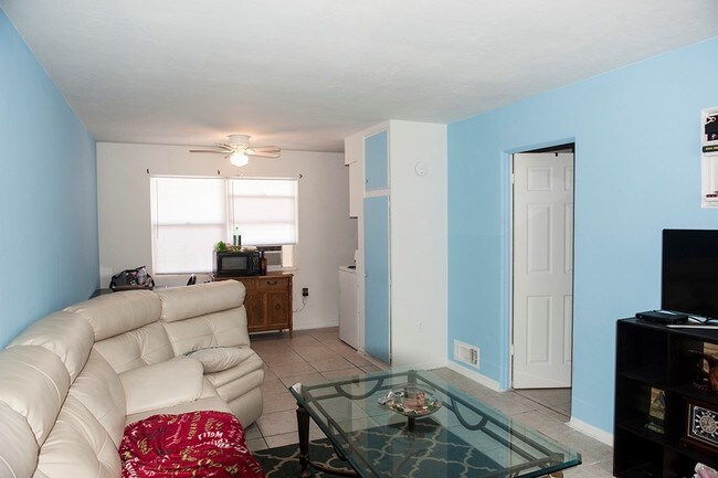 Photo - Island House Apartments