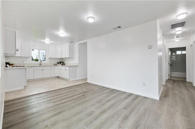 Photo - 527 W 119th St Unidad 527