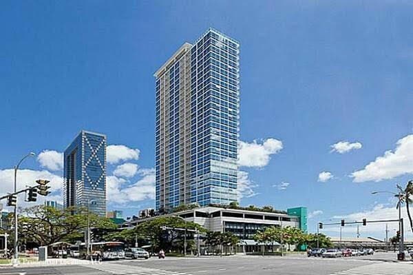 Building Photo - Great Location! 1/1/1 with beautiful mount... Rental