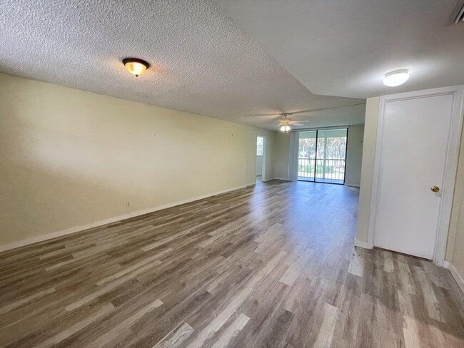 Photo - 2460 Deer Creek Country Club Blvd Unidad 205a