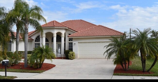 Photo - 1913 SE Airoso Blvd House