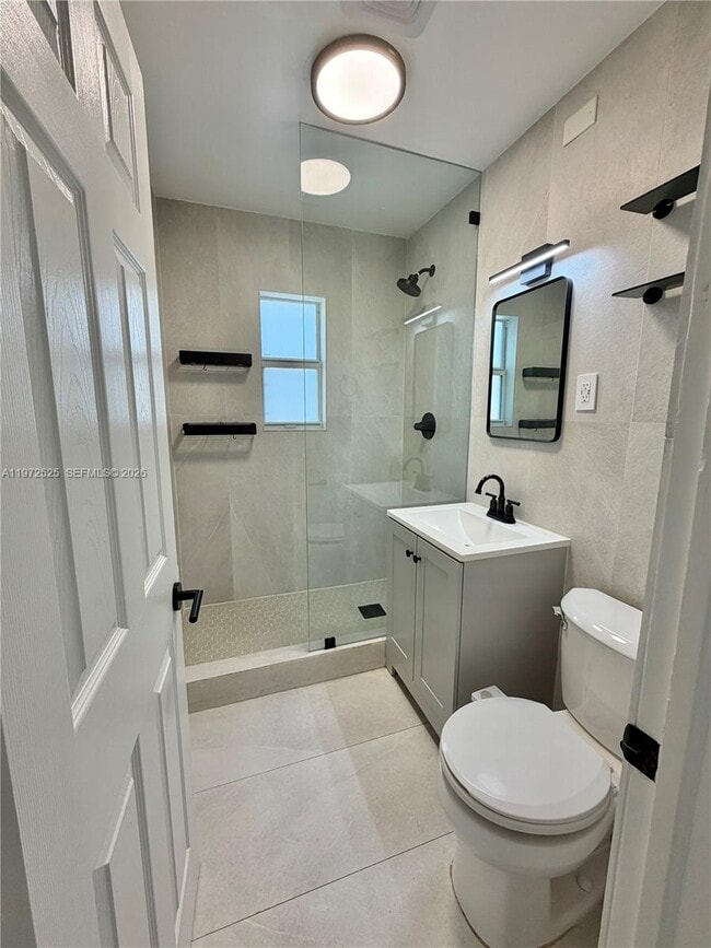 Photo - 11 Sidonia Ave Unit 3