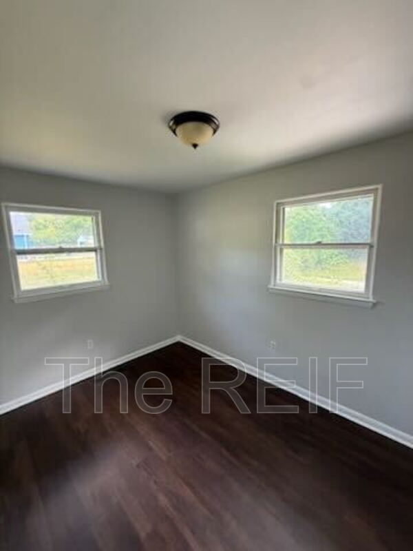 Photo - 742 E Bundy Ave