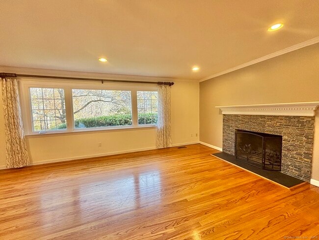 Photo - 43 Kent Hills Ln