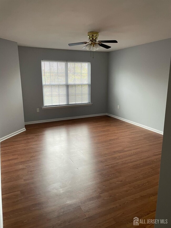 Photo - 301 Pinelli Dr