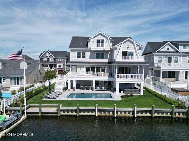 Photo - 520 Normandy Dr