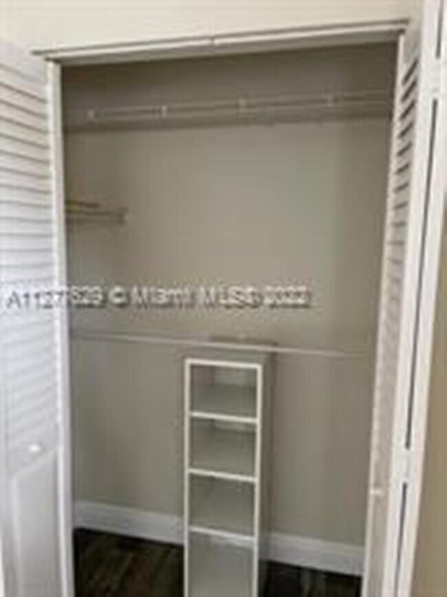 Photo - 320 Palm Cir E