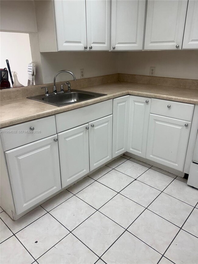 Building Photo - 16701 NE 14th Ave Unit 101