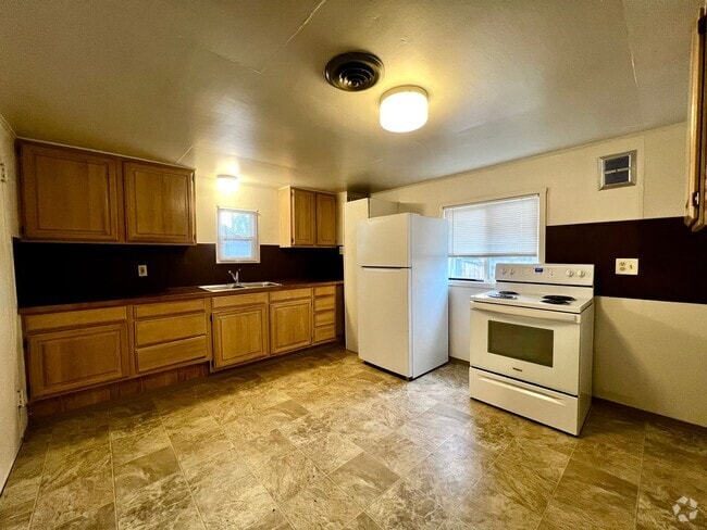 Building Photo - r706 Unit 2 Rental