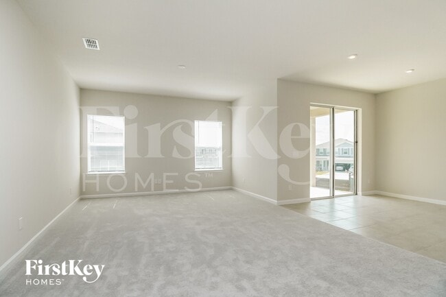 Photo - 3058 Hill Point St