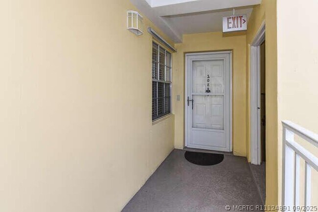 300 John F Kennedy Dr Unidad 208