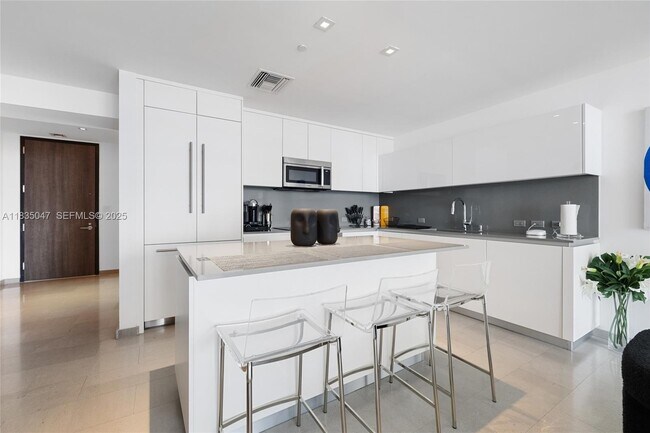 Photo - 88 SW 7th St Unit 1010