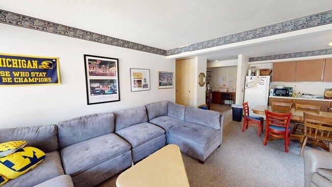 Photo - 628 Packard St