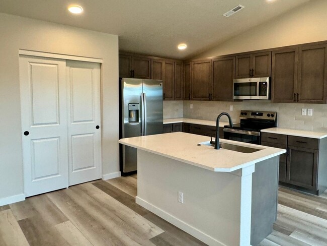 Photo - Brand new build with stunning Dry Canyon views!