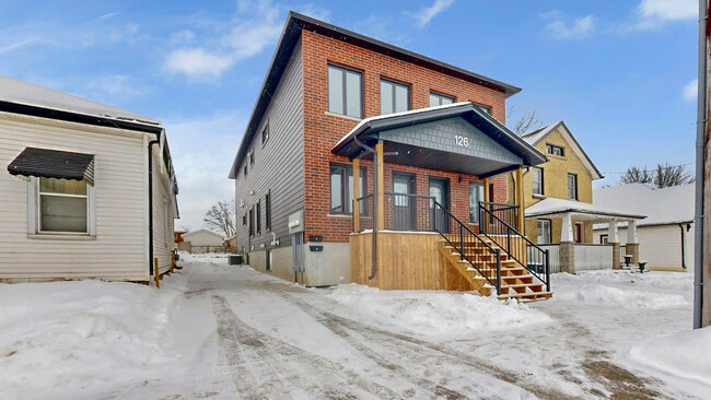 Photo - LUXURY 1 BEDROOM APARTMENT IN EAST LONDON Unit 4