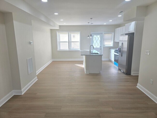 Photo - Beautiful 3 Bedroom 2.5 Bathrooms West Bal...