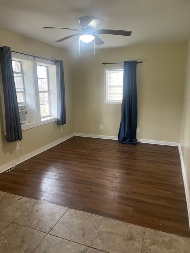 Photo - Oak Ridge 37830 - 2 bedroom, 1 bath apartment - Contact Lisa Vineyard and Shannon Russell (865) 2...