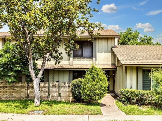 Building Photo - Contemporary 3/BR 1.5/BA Home with Updated...