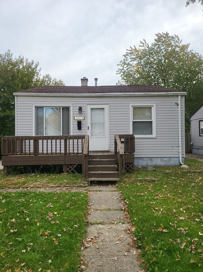 $1,200/month - 3 Bed 1 Bath Single Family ... - $1,200/month - 3 Bed 1 Bath Single Family ... House