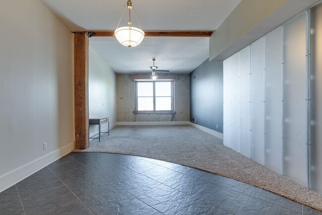 Photo - 137 GE Patterson Ave