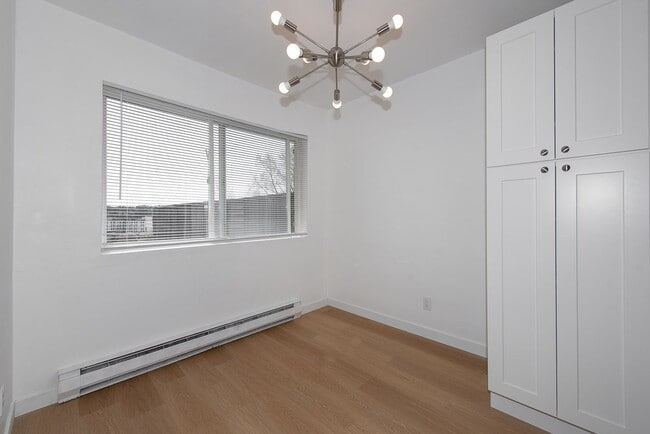 Photo - Top-Floor 2bed/1bath Apartment in Prime Redmond Location! Unit B3