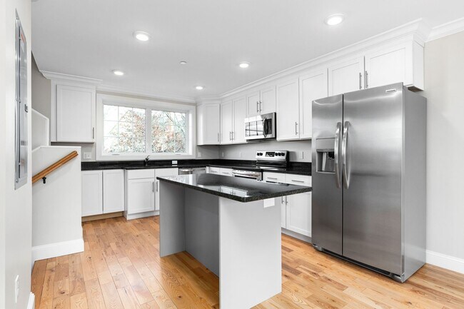 Photo - Third and Central Place