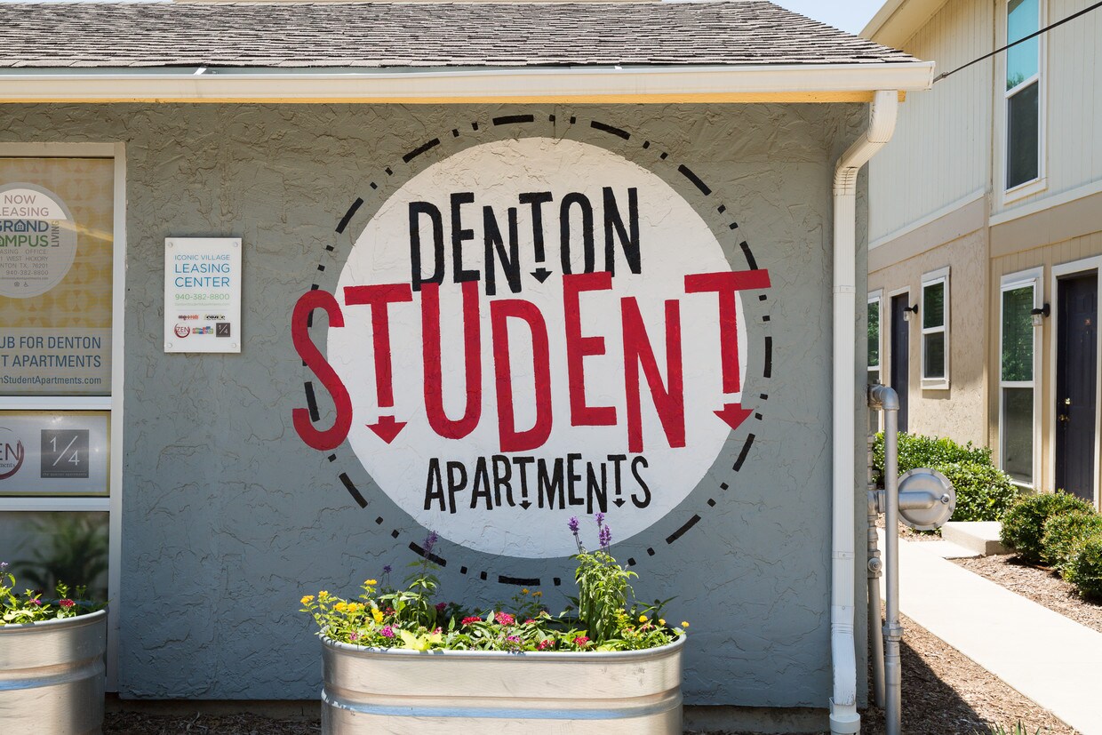 Iconic Village Off Campus Housing Denton Tx Foruniversity Iconic Village