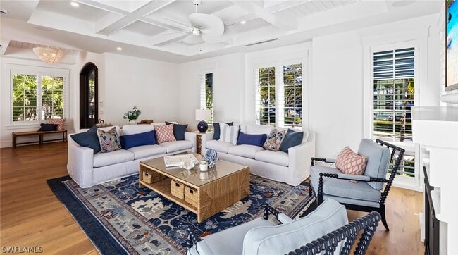 Photo - 844 8th St S