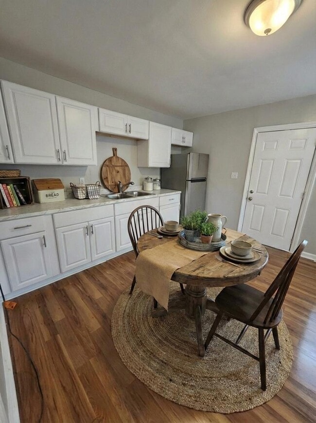 Photo - 202 Charles Ave