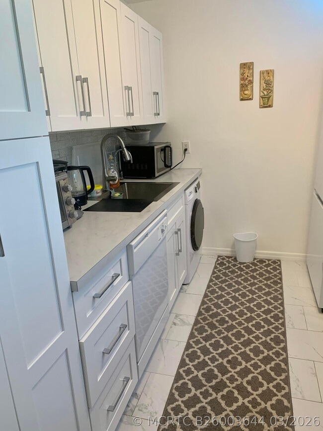 Photo - 230 NE 26th Ave Unit 318