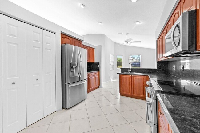14066 Glenlyon Ct