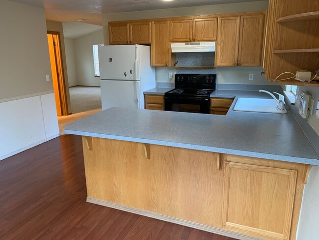 Photo - VIDEOTOUR: Amazing Newer South Salem Home! Great Location. PETS WELCOME