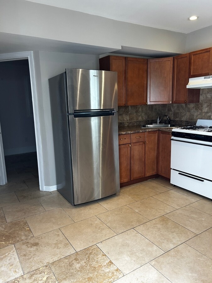 Photo - 183 Merrill Ave