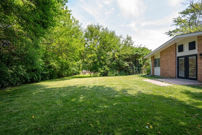 Photo - Contemporary Mid Century Modern and updated 3 Bedroom Ranch