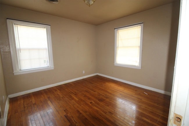 Photo - 510 W Kern Rd
