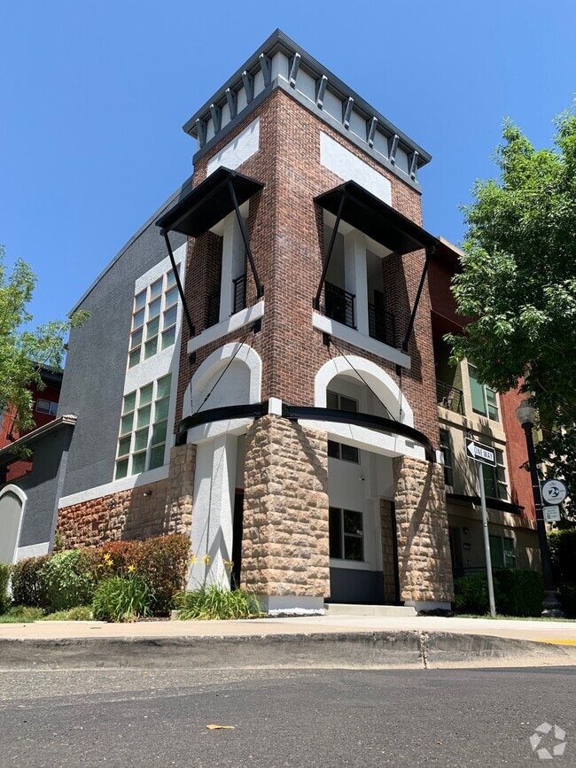 Building Photo - 1726 7th St Rental