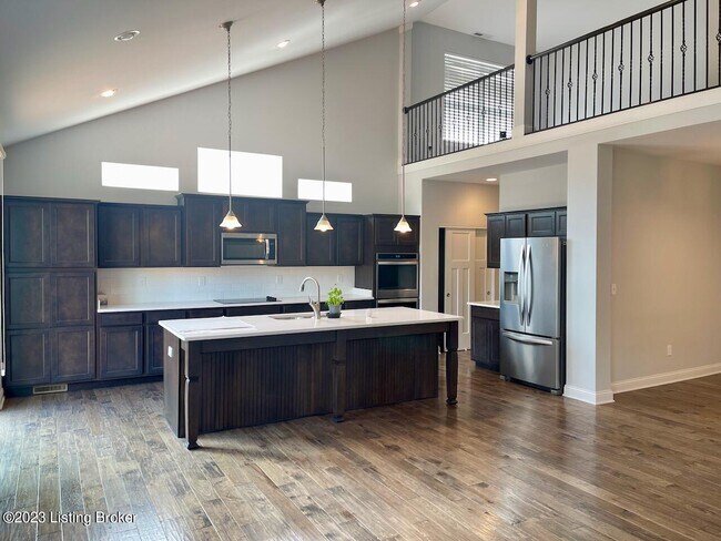 Photo - 2105 Meadows Edge Ln