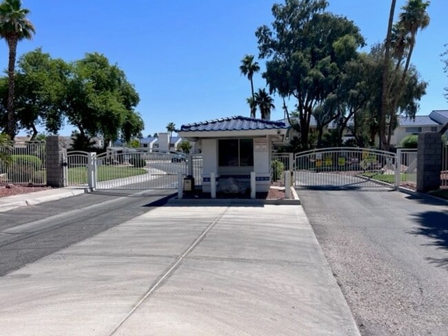 Building Photo - 2BR Condo w/Marina and Dock-Gated Waterfro... Unit 119