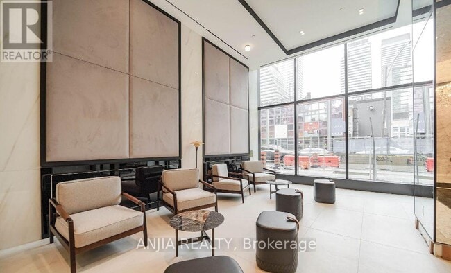 Photo - 8 Wellesley St W Unité 2510