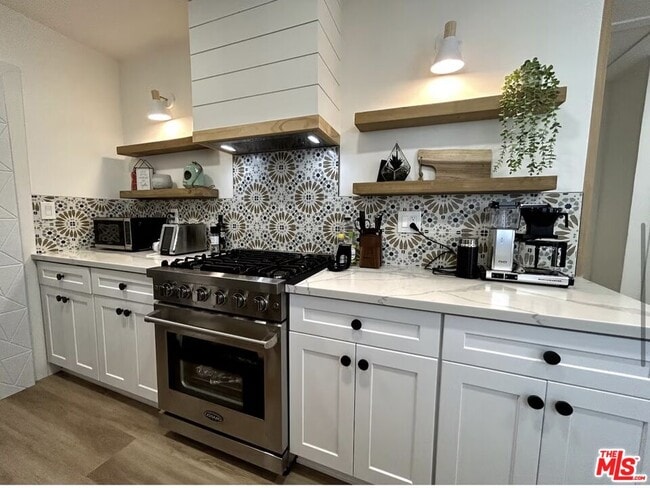 Photo - 5146 W 130th St