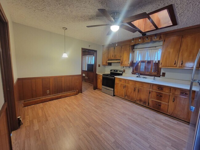 Photo - Great 3 Bed 1.5 Bath Home in South Richmon...