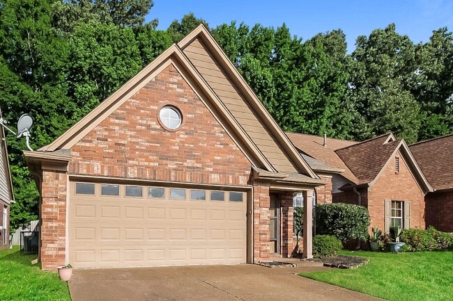 Photo - 1393 Marhill Cove