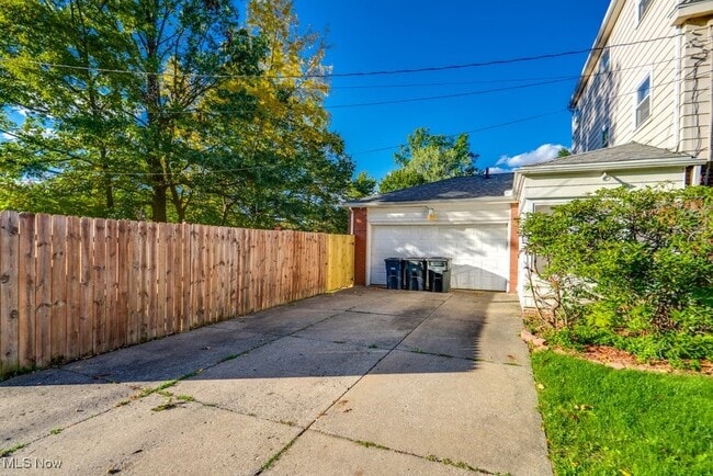 Photo - 630 Mineola Ave