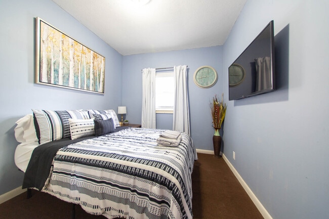 Photo - 2712 Broad St