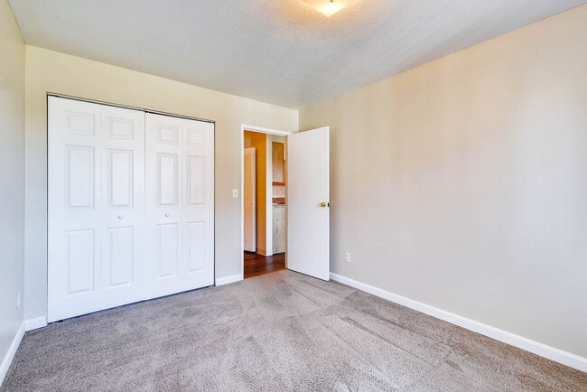 Cavalier Club Apartments